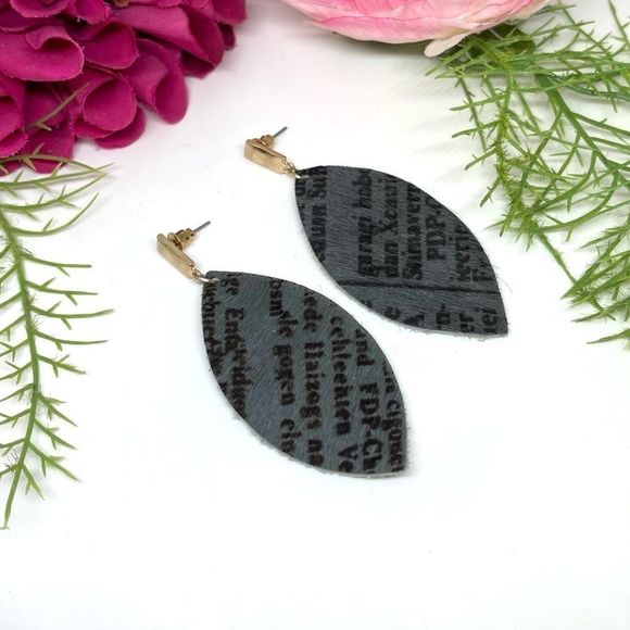 NEW⚜️REAL LEATHER & Fur Script Pattern Dangly Earrings - Picture 1 of 6